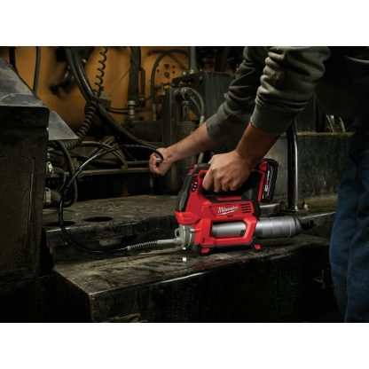 Milwaukee 2646-22CT M18 Cordless 2-Speed Grease Gun Kit